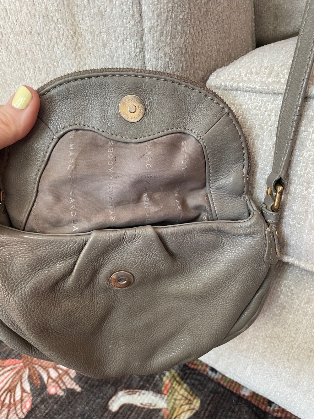 Marc by Marc Jacobs Pebbled Gray Leather Natasha Crossbody Gold Plaque As Is - Picture 8 of 11